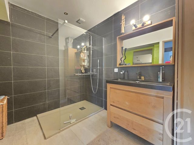 Appartement F4 à vendre - 4 pièces - 106.78 m2 - OLLIOULES - 83 - PROVENCE-ALPES-COTE-D-AZUR - Century 21 Ouest Immo