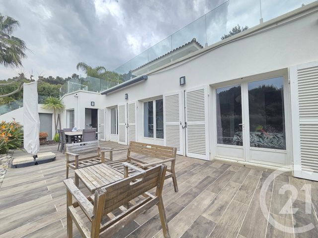 Appartement F4 à vendre - 4 pièces - 106.78 m2 - OLLIOULES - 83 - PROVENCE-ALPES-COTE-D-AZUR - Century 21 Ouest Immo