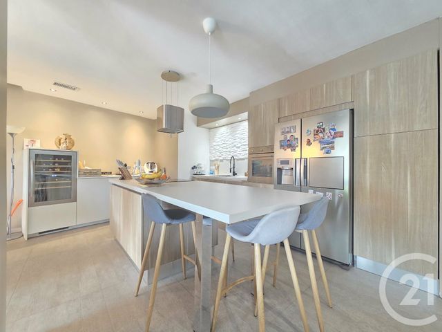 Appartement F4 à vendre - 4 pièces - 106.78 m2 - OLLIOULES - 83 - PROVENCE-ALPES-COTE-D-AZUR - Century 21 Ouest Immo