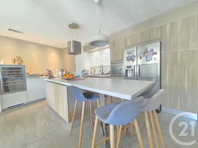 Appartement F4 à vendre - 4 pièces - 106.78 m2 - OLLIOULES - 83 - PROVENCE-ALPES-COTE-D-AZUR - Century 21 Ouest Immo