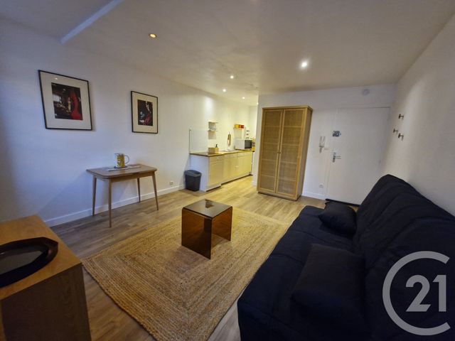 Appartement F1 à louer - 1 pièce - 25.0 m2 - TOULON - 83 - PROVENCE-ALPES-COTE-D-AZUR - Century 21 Ouest Immo