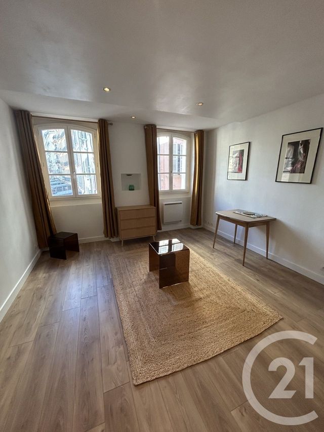 Appartement F1 à louer - 1 pièce - 25.0 m2 - TOULON - 83 - PROVENCE-ALPES-COTE-D-AZUR - Century 21 Ouest Immo