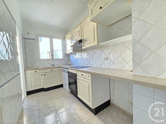 Appartement T5 à vendre - 5 pièces - 91.25 m2 - TOULON - 83 - PROVENCE-ALPES-COTE-D-AZUR - Century 21 Ouest Immo