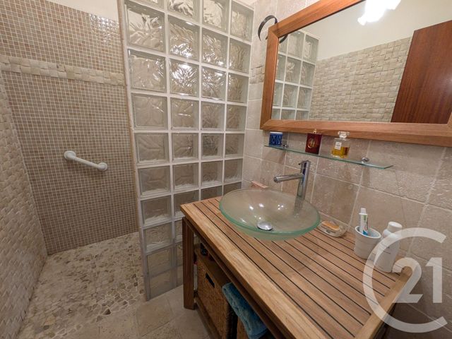 Appartement T2 à vendre - 2 pièces - 52.15 m2 - TOULON - 83 - PROVENCE-ALPES-COTE-D-AZUR - Century 21 Ouest Immo