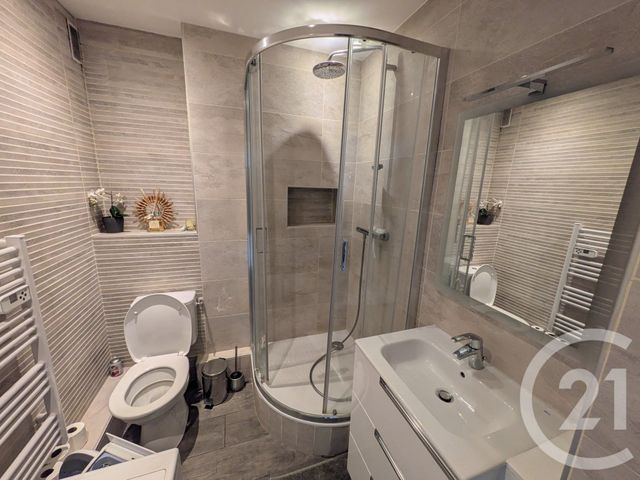 Appartement T5 à vendre - 5 pièces - 93.0 m2 - TOULON - 83 - PROVENCE-ALPES-COTE-D-AZUR - Century 21 Ouest Immo