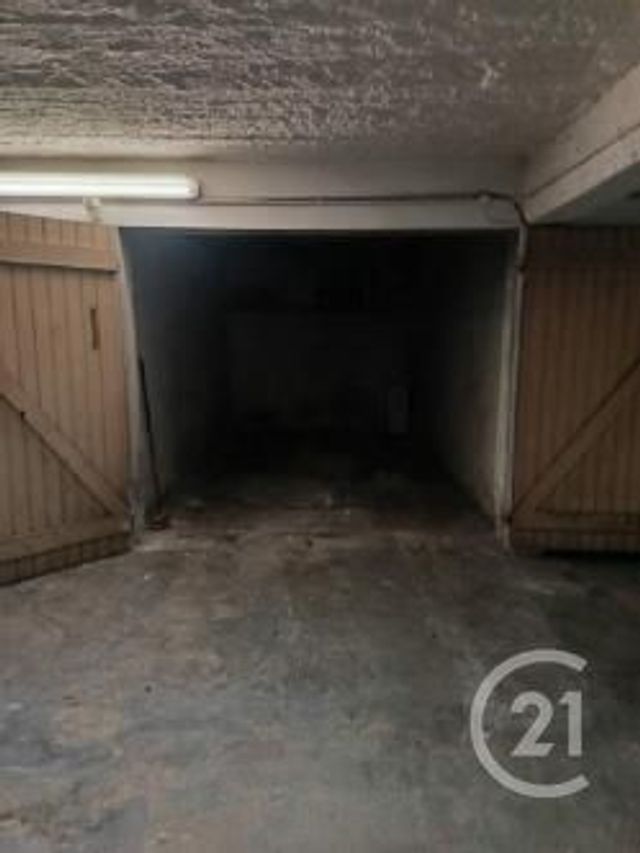 parking à vendre - 15.0 m2 - TOULON - 83 - PROVENCE-ALPES-COTE-D-AZUR - Century 21 Ouest Immo