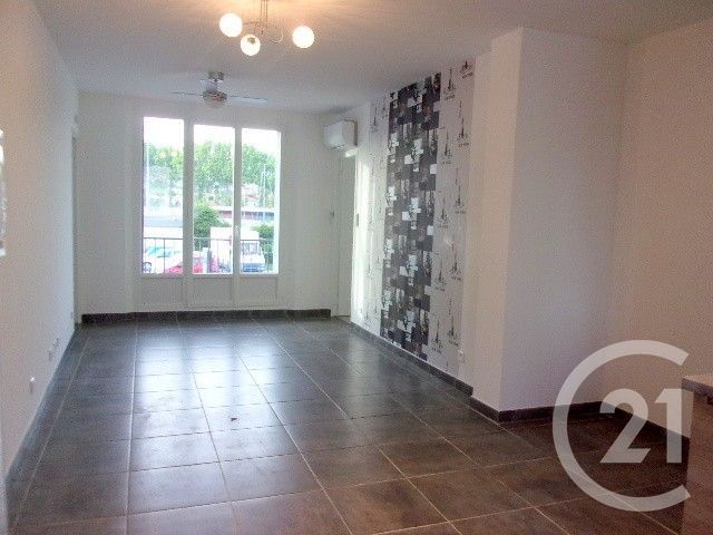 Appartement T3 à vendre - 3 pièces - 54.75 m2 - LA SEYNE SUR MER - 83 - PROVENCE-ALPES-COTE-D-AZUR - Century 21 Ouest Immo