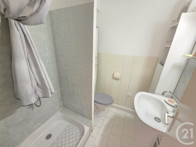 Appartement F1 à vendre - 1 pièce - 25.5 m2 - HYERES - 83 - PROVENCE-ALPES-COTE-D-AZUR - Century 21 Ouest Immo