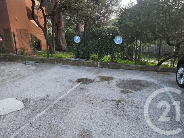Appartement F1 à vendre - 1 pièce - 25.5 m2 - HYERES - 83 - PROVENCE-ALPES-COTE-D-AZUR - Century 21 Ouest Immo