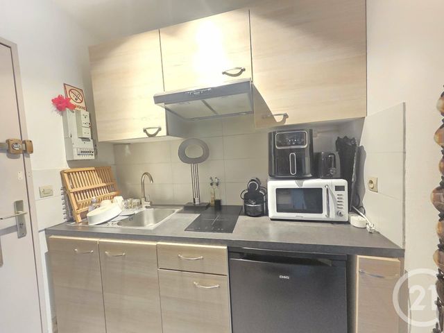 Appartement F1 à vendre - 1 pièce - 25.5 m2 - HYERES - 83 - PROVENCE-ALPES-COTE-D-AZUR - Century 21 Ouest Immo