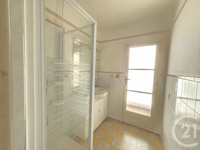 Appartement T3 à vendre - 3 pièces - 56.32 m2 - LA SEYNE SUR MER - 83 - PROVENCE-ALPES-COTE-D-AZUR - Century 21 Ouest Immo