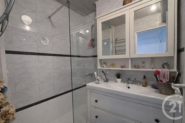 Appartement F3 à vendre - 3 pièces - 58.0 m2 - TOULON - 83 - PROVENCE-ALPES-COTE-D-AZUR - Century 21 Ouest Immo