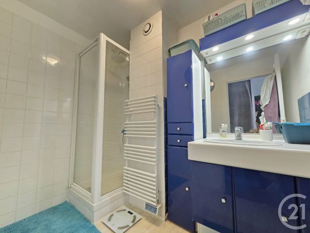 Appartement T3 à vendre - 3 pièces - 64.87 m2 - TOULON - 83 - PROVENCE-ALPES-COTE-D-AZUR - Century 21 Ouest Immo
