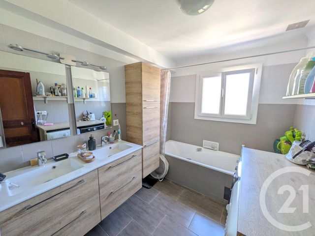 Appartement T4 à vendre - 4 pièces - 106.41 m2 - TOULON - 83 - PROVENCE-ALPES-COTE-D-AZUR - Century 21 Ouest Immo