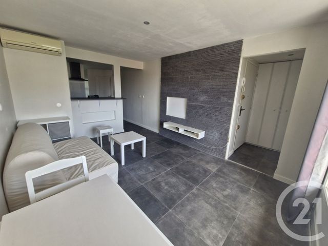 Appartement à louer - 2 pièces - 52.0 m2 - TOULON - 83 - PROVENCE-ALPES-COTE-D-AZUR - Century 21 Ouest Immo