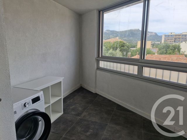 Appartement à louer - 2 pièces - 52.0 m2 - TOULON - 83 - PROVENCE-ALPES-COTE-D-AZUR - Century 21 Ouest Immo