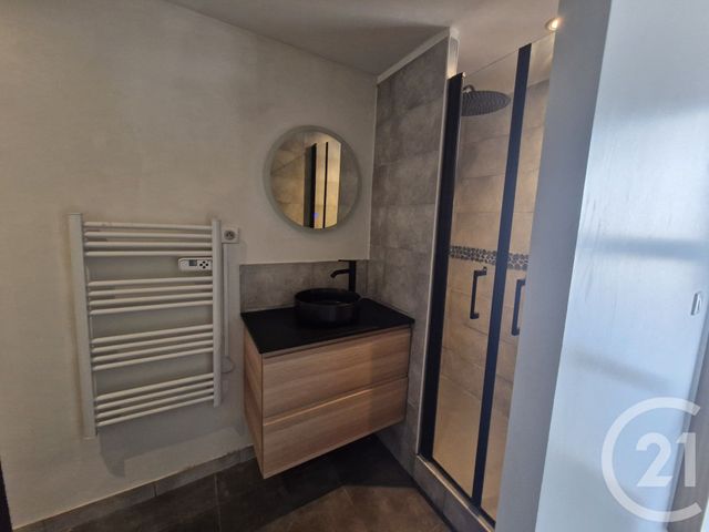 Appartement à louer - 2 pièces - 52.0 m2 - TOULON - 83 - PROVENCE-ALPES-COTE-D-AZUR - Century 21 Ouest Immo