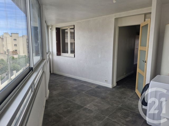 Appartement à louer - 2 pièces - 52.0 m2 - TOULON - 83 - PROVENCE-ALPES-COTE-D-AZUR - Century 21 Ouest Immo