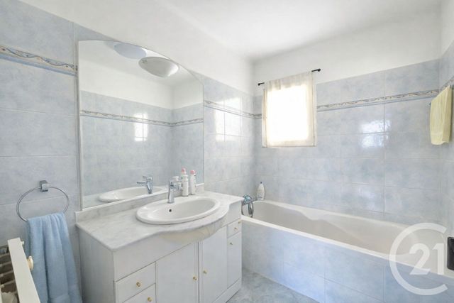 Appartement F4 à vendre - 4 pièces - 60.0 m2 - TOULON - 83 - PROVENCE-ALPES-COTE-D-AZUR - Century 21 Ouest Immo