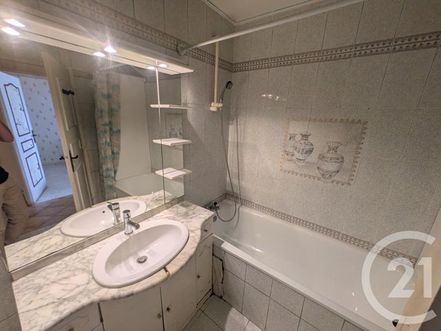 Appartement T3 à vendre - 3 pièces - 64.84 m2 - TOULON - 83 - PROVENCE-ALPES-COTE-D-AZUR - Century 21 Ouest Immo
