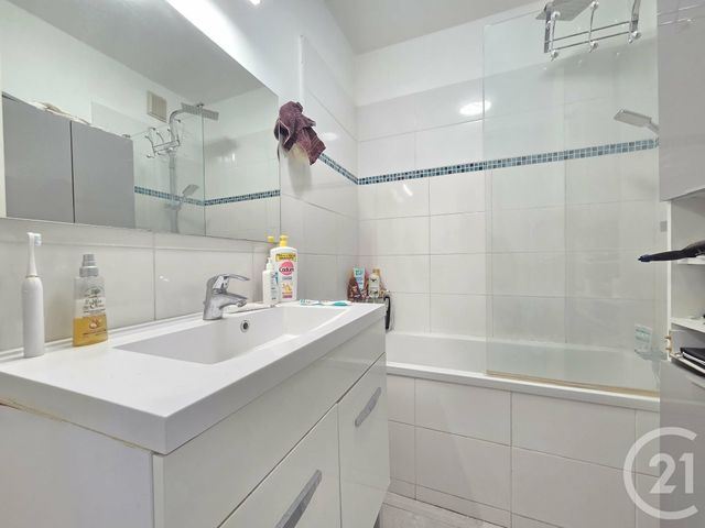 Appartement F4 à vendre - 4 pièces - 83.0 m2 - LA GARDE - 83 - PROVENCE-ALPES-COTE-D-AZUR - Century 21 Ouest Immo
