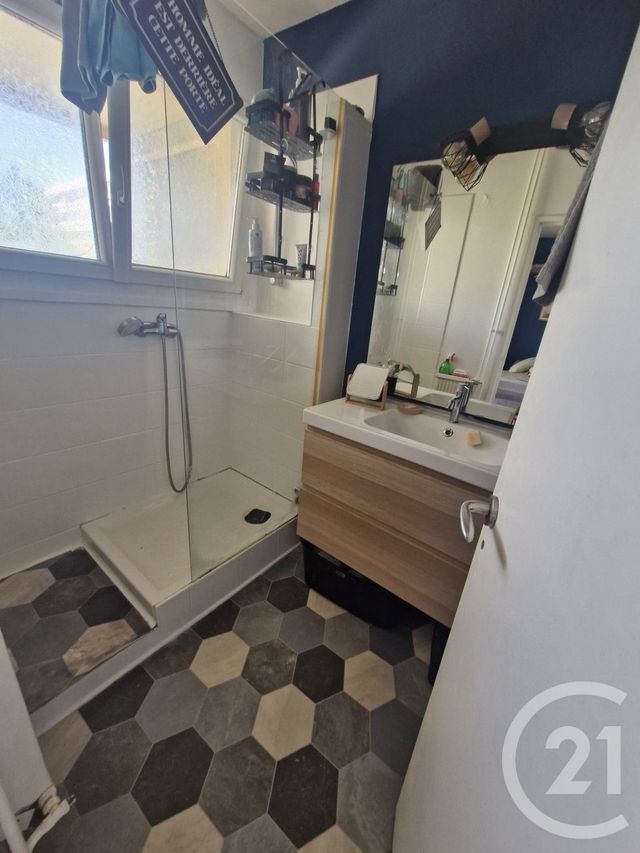 Appartement F2 à louer - 2 pièces - 52.0 m2 - TOULON - 83 - PROVENCE-ALPES-COTE-D-AZUR - Century 21 Ouest Immo