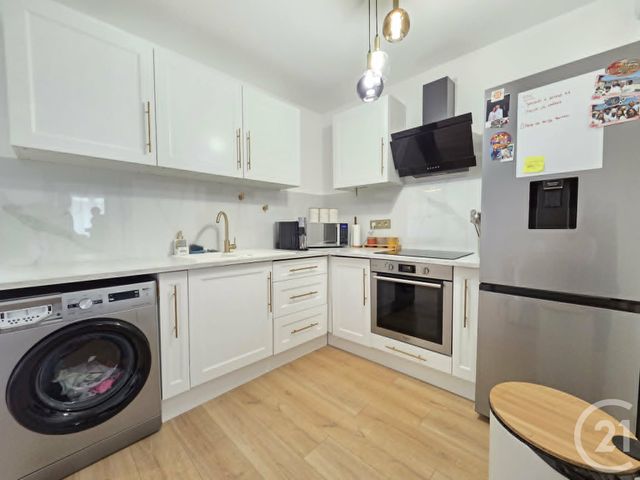 Appartement F3 à vendre - 3 pièces - 54.95 m2 - LA SEYNE SUR MER - 83 - PROVENCE-ALPES-COTE-D-AZUR - Century 21 Ouest Immo