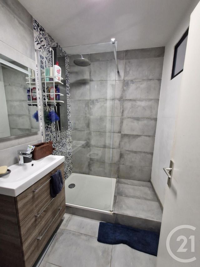 Appartement à louer - 2 pièces - 47.51 m2 - TOULON - 83 - PROVENCE-ALPES-COTE-D-AZUR - Century 21 Ouest Immo