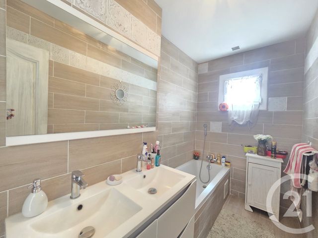 maison à vendre - 4 pièces - 120.0 m2 - LA FARLEDE - 83 - PROVENCE-ALPES-COTE-D-AZUR - Century 21 Ouest Immo