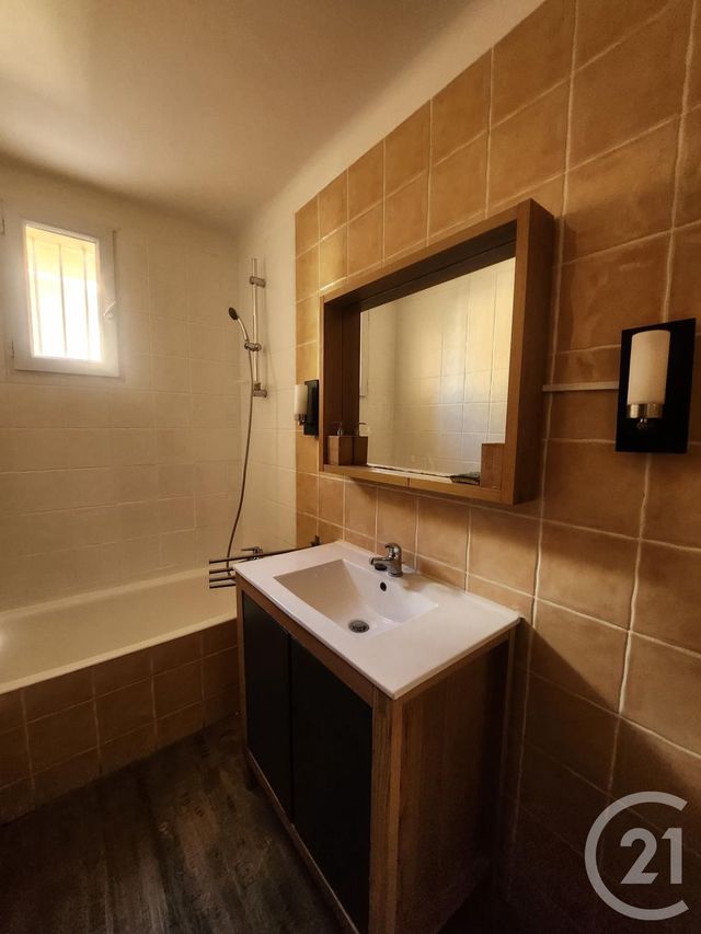 Appartement F3 à louer - 3 pièces - 58.42 m2 - TOULON - 83 - PROVENCE-ALPES-COTE-D-AZUR - Century 21 Ouest Immo