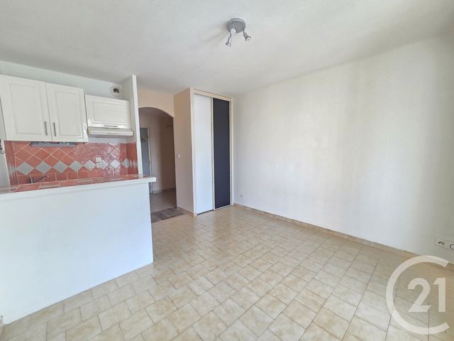 Appartement F1 à vendre - 1 pièce - 22.09 m2 - SANARY SUR MER - 83 - PROVENCE-ALPES-COTE-D-AZUR - Century 21 Ouest Immo