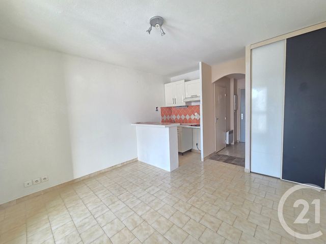 Appartement F1 à vendre - 1 pièce - 22.09 m2 - SANARY SUR MER - 83 - PROVENCE-ALPES-COTE-D-AZUR - Century 21 Ouest Immo