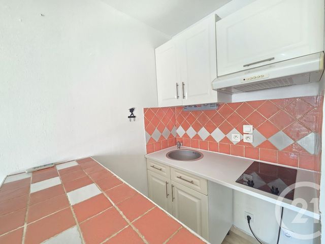 Appartement F1 à vendre - 1 pièce - 22.09 m2 - SANARY SUR MER - 83 - PROVENCE-ALPES-COTE-D-AZUR - Century 21 Ouest Immo