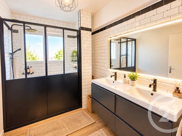 Appartement F3 à vendre - 3 pièces - 75.43 m2 - TOULON - 83 - PROVENCE-ALPES-COTE-D-AZUR - Century 21 Ouest Immo